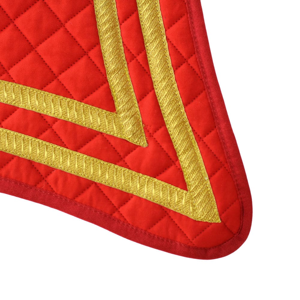 Baroque Saddle Pad Alta Escuela Curly in Spanish Colors Red Gold Detail 1 Picadera