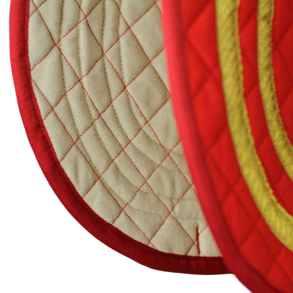 Baroque Saddle Pad Alta Escuela Curly in Spanish Colors Red Gold Detail 2 Picadera