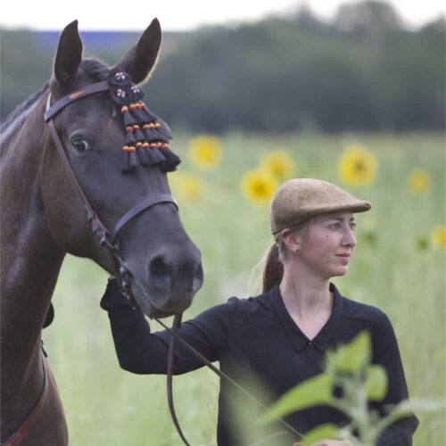 Flatcap Caballo in brown for ladies with Andalusian horse Picadera