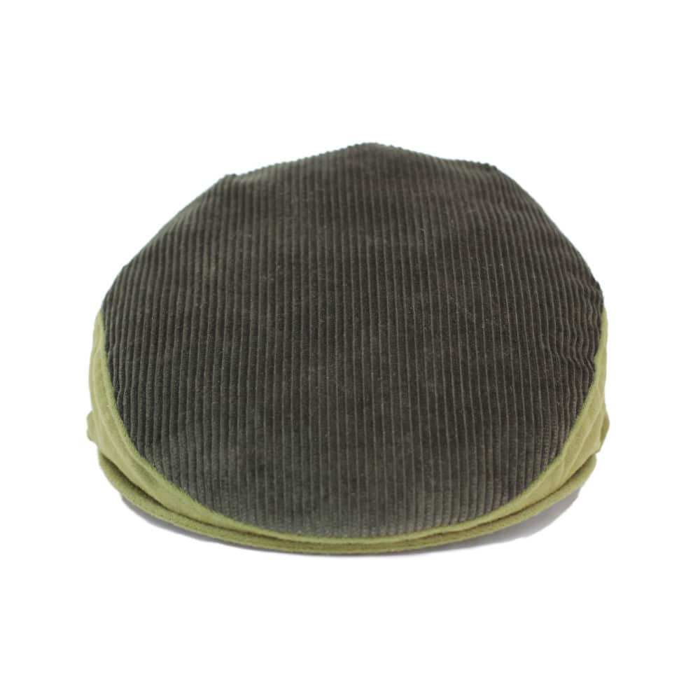 Flatcap in green corduroy with horse embroidery front by Picadera